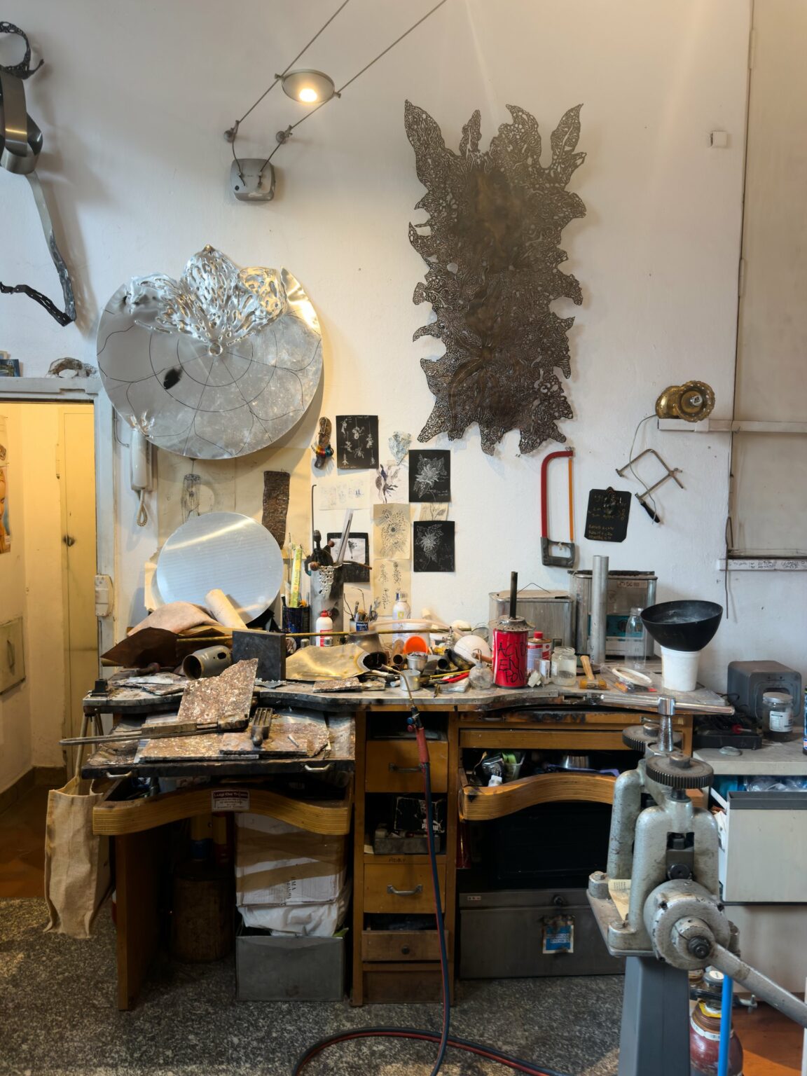 Il laboratorio di Maison Parada a Milano